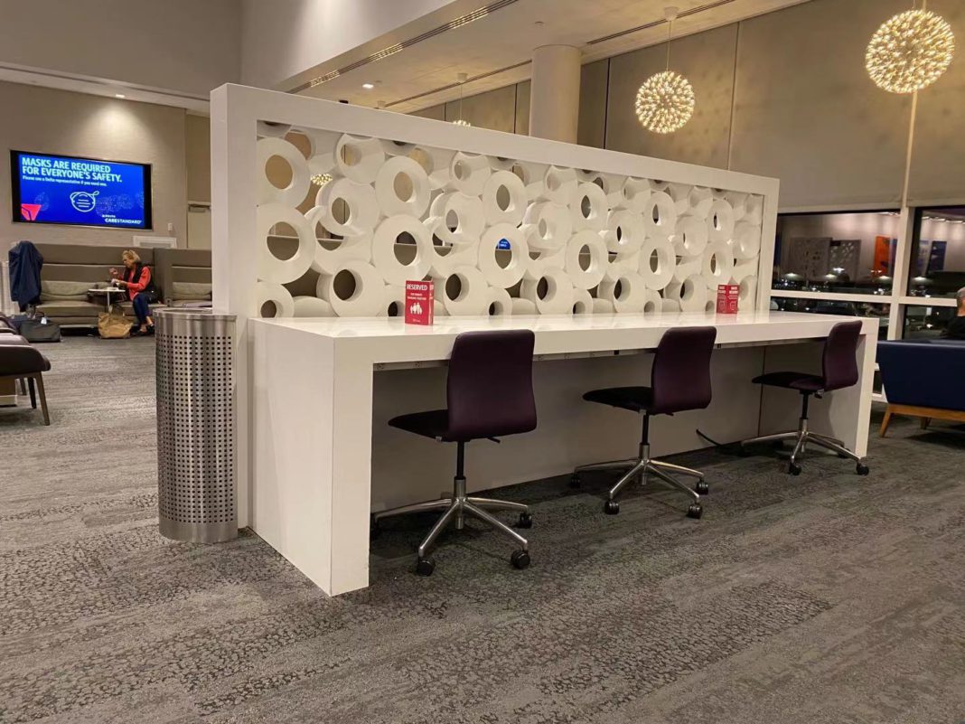 疫情期间的ATL Delta Sky Club Lounge · 北美牧羊场